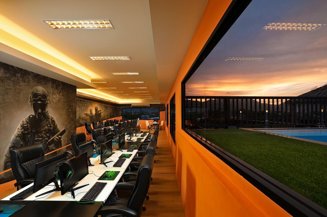 Gamers Paradise Hotel Chalong Exterior photo